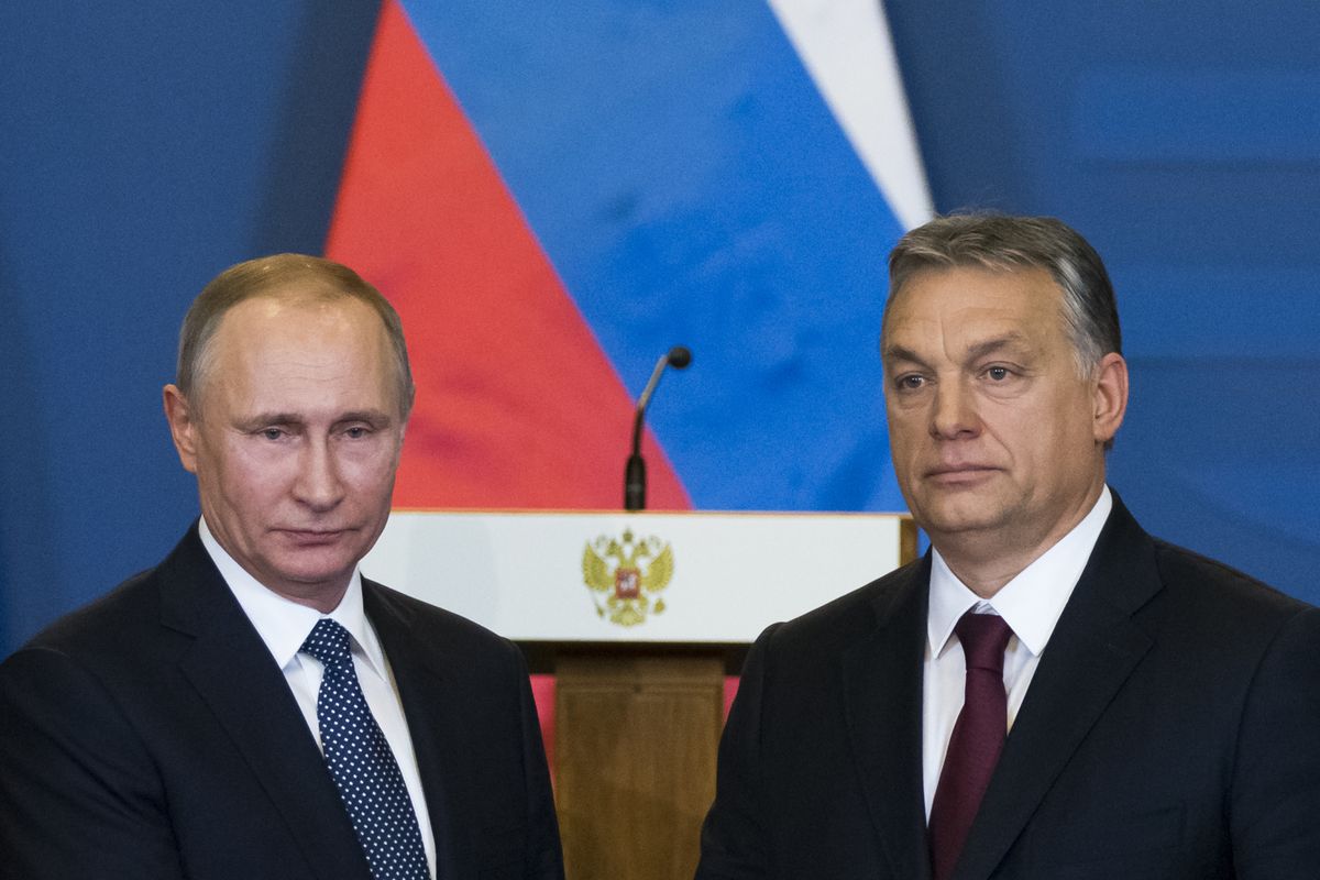 Orbán, jako Putin: Manipuluje média a zkresluje agresi na Ukrajině